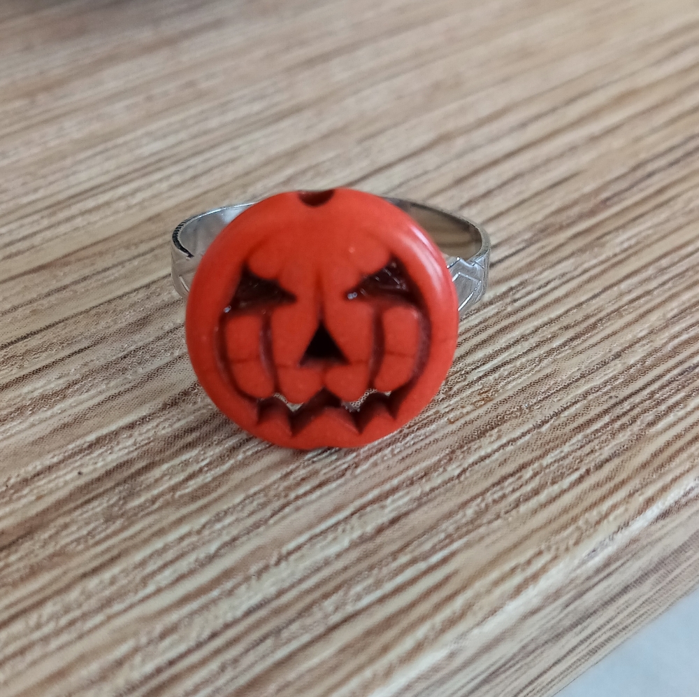 Hand crafted New pumpkin Halloween gemstone ring adjustable